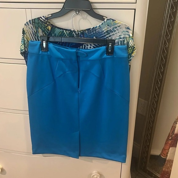 Cable & Gauge Med blouse. Premise skirt size 10. - Picture 2 of 3